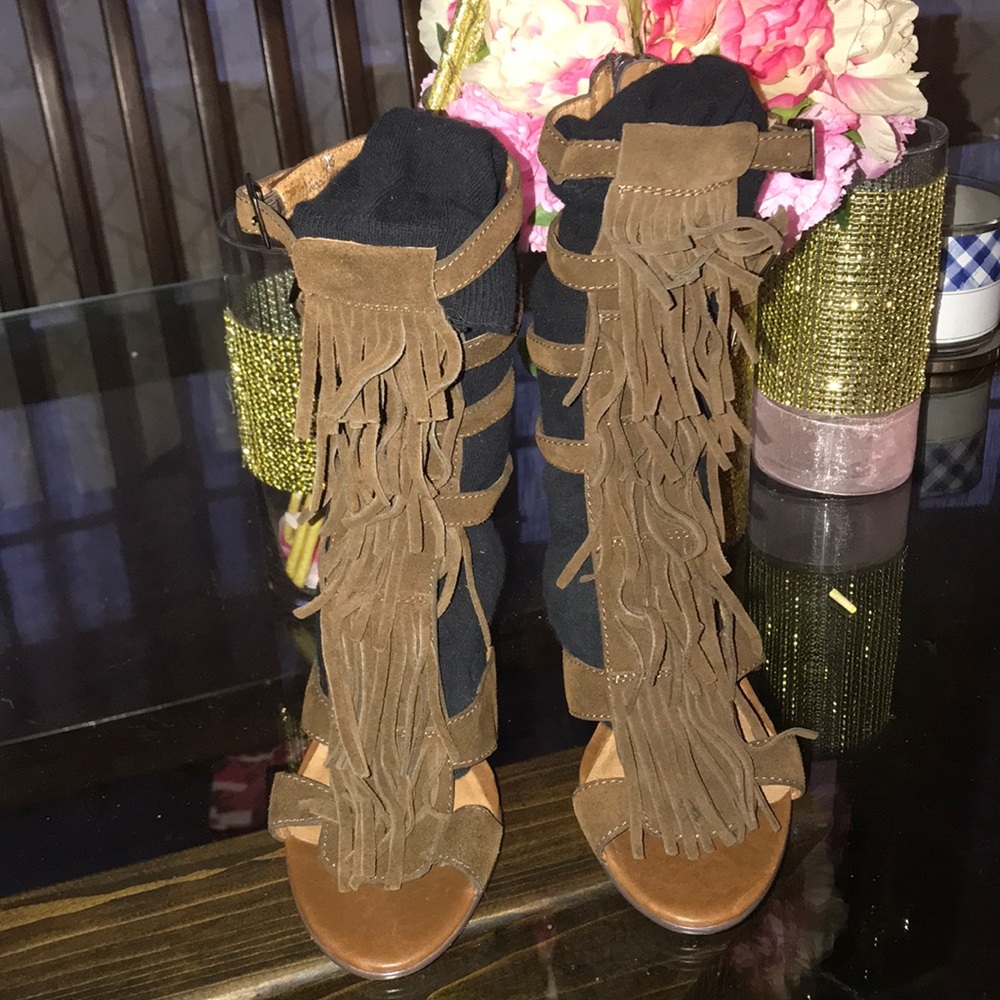 Brand New Fringe Moccasins!!!